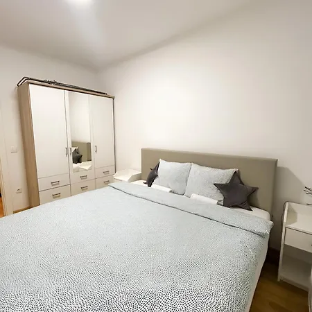 Διαμέρισμα A1 *